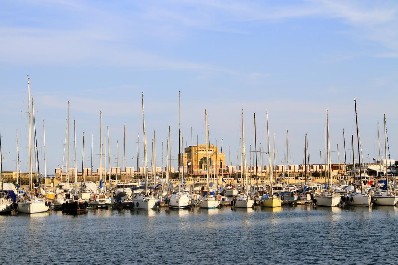 Pensione Aurora Imperia Exterior foto